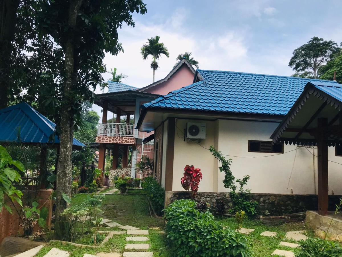 Thomas' Retreat Bukit Lawang Hotel Exterior photo