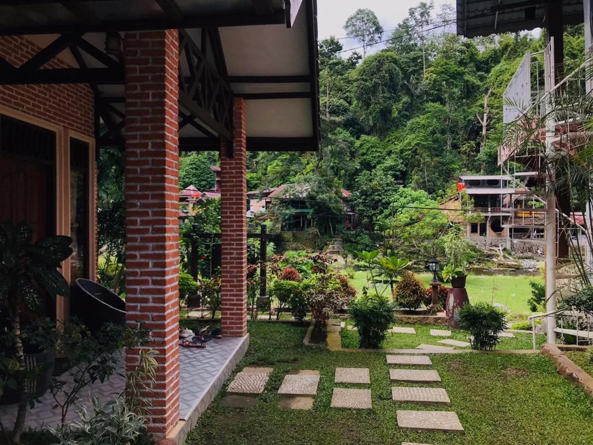 Thomas' Retreat Bukit Lawang Hotel Exterior photo